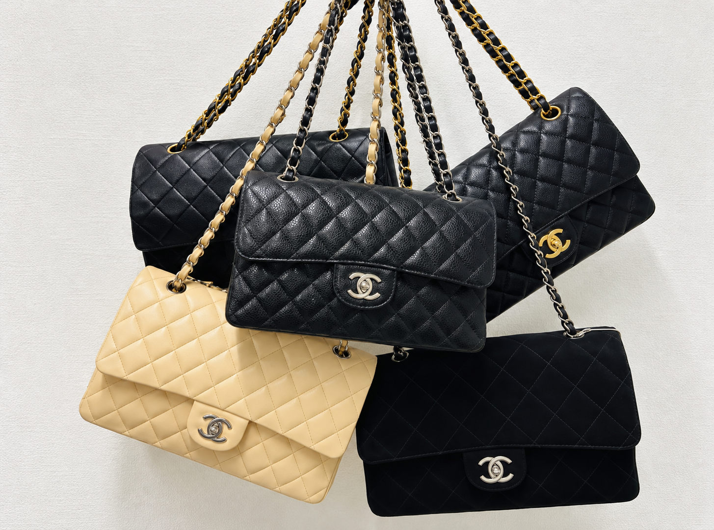 CHANELの赤いキルティングチェーンウォレット
